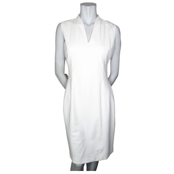 Elie Tahari Dresses & Skirts - Elie Tahari White V Neck Textured Dress Size 6